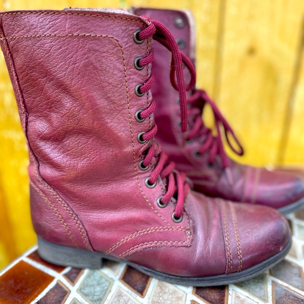Steve Madden genuine leather lace up/zip boots. Maroon. Size 6. Previously owned